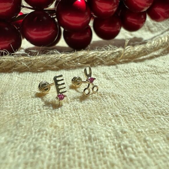 14k solid Gold Scissor & comb barber earrings stud earrings made in Los Angeles - Picture 2 of 7
